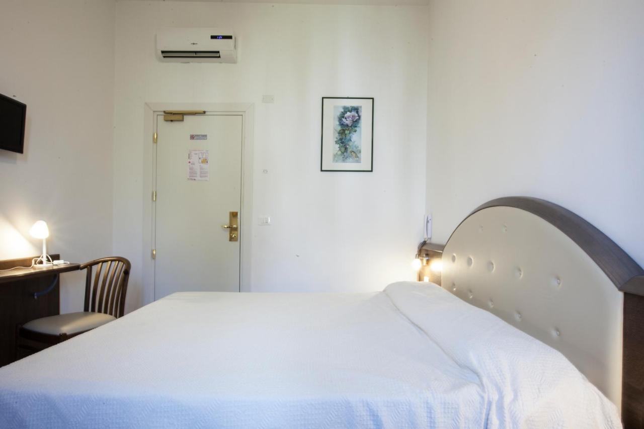 Hotel Amalfi Milano Exteriör bild