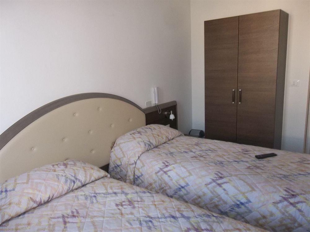 Hotel Amalfi Milano Exteriör bild