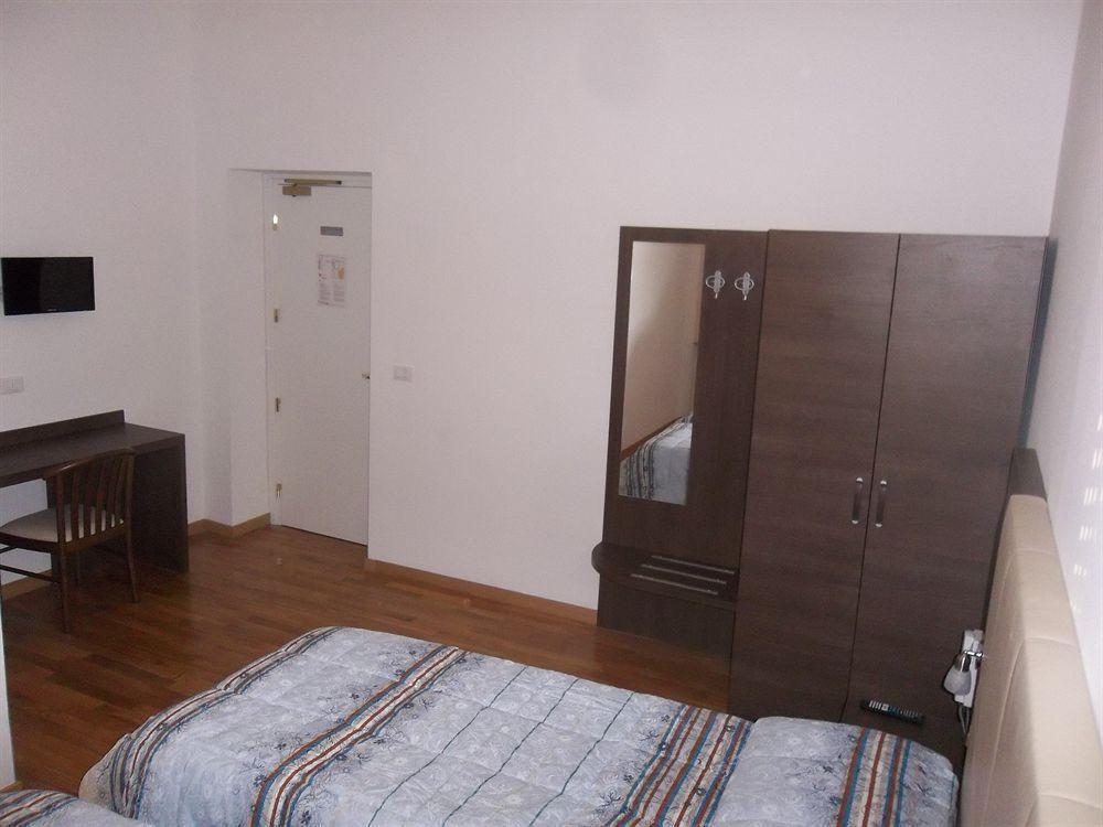 Hotel Amalfi Milano Exteriör bild