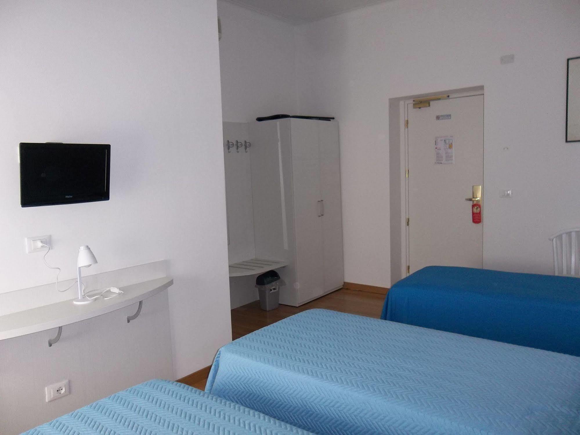 Hotel Amalfi Milano Exteriör bild