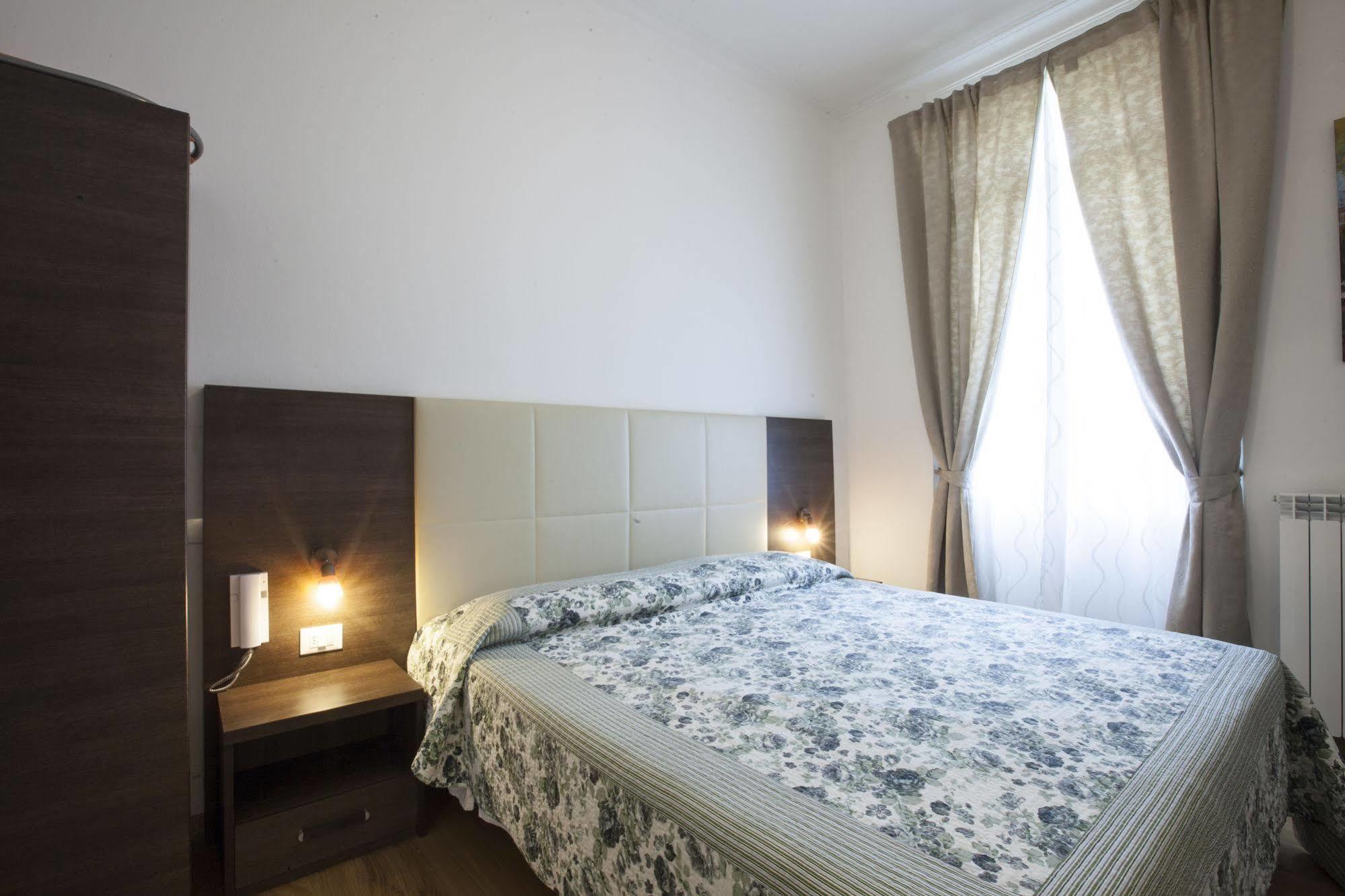 Hotel Amalfi Milano Exteriör bild