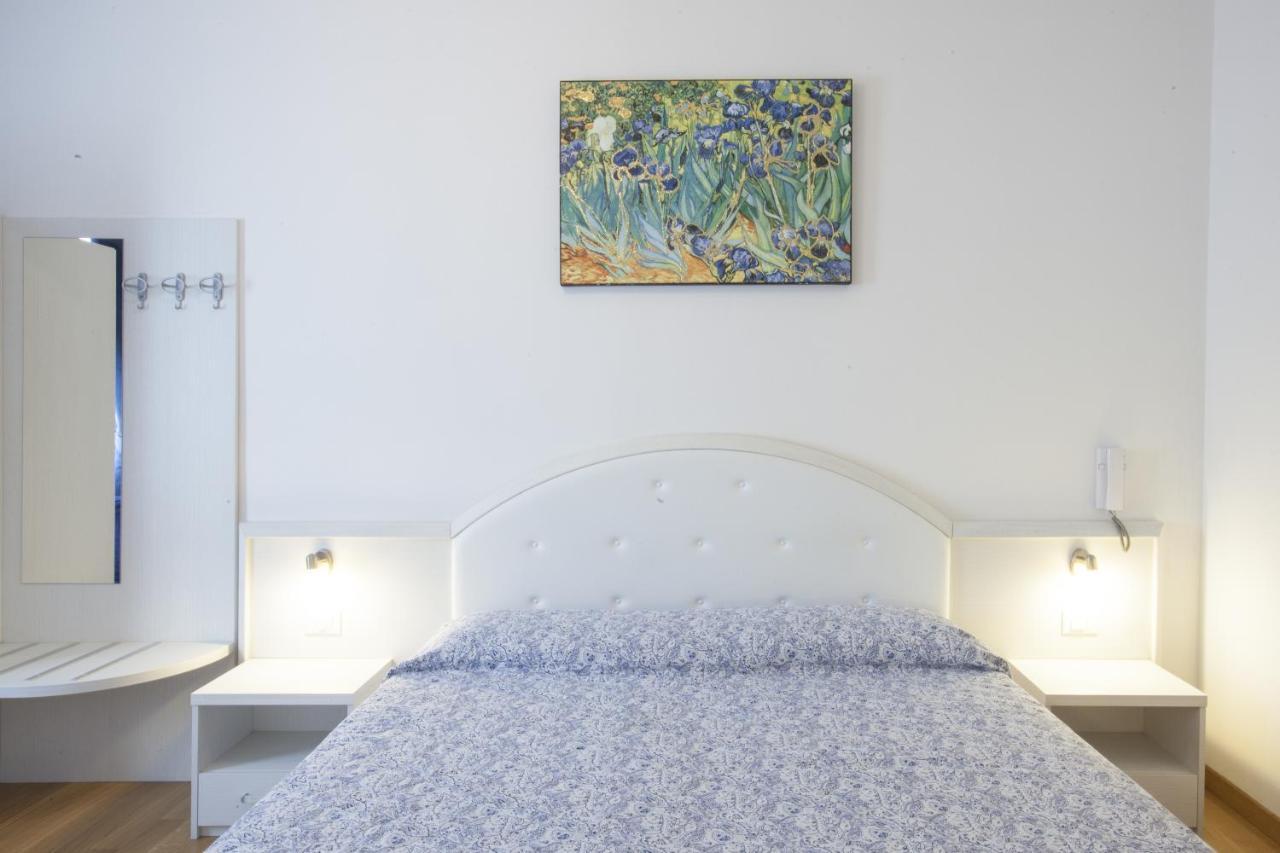 Hotel Amalfi Milano Rum bild